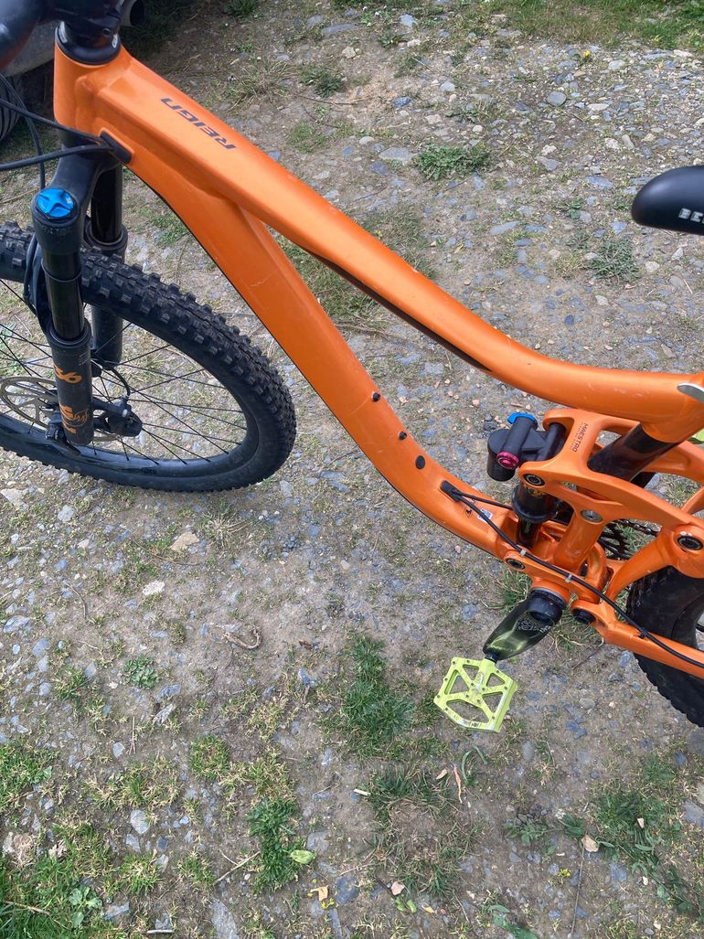 Used Giant Reign 1 2019 2019 Mountainbike, Orange, 27.5 — image 4 of 4