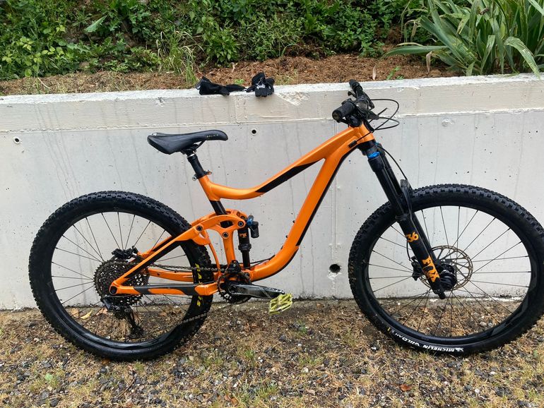 Used Giant Reign 1 2019 2019 Mountainbike, Orange, 27.5 — image 1 of 4