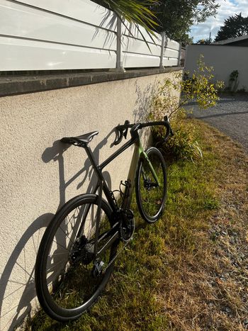 Použité Scott Addict RC 15 prism 2021 2021 Road & Gravel — obrázek 5 z 7