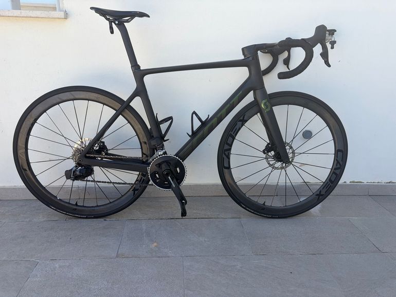 Used Scott Addict SRAM Rival eTap AXS 2023 Road & Gravel, Black — image 1 of 7