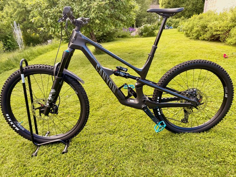 Used Canyon Spectral CF 7 2025 2025 Mountainbike, Black, 29, 27.5 — image 2 of 5