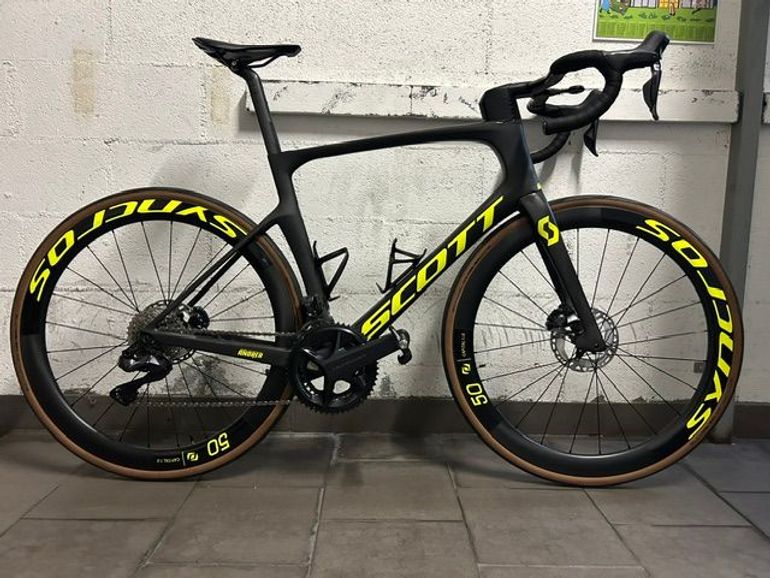 Scott Foil RC 10 2022 2022 Road & Gravel d'occasion — image 1 sur 9