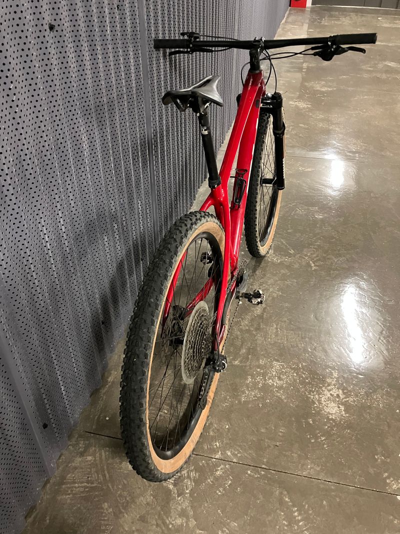 Used BH Ultimate RC 6.5 2019 Mountainbike, Red — image 4 of 8