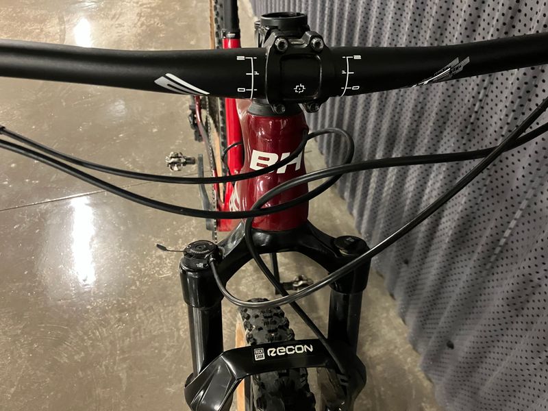 Used BH Ultimate RC 6.5 2019 Mountainbike, Red — image 8 of 8