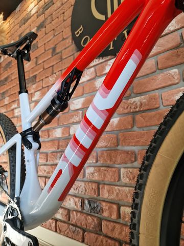 Used BMC Fourstroke 01 LTD 2023 2023 Mountainbike, Red, 29 — image 4 of 20
