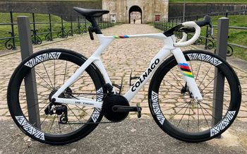 Colnago Y1Rs Sram Red eTap AXS 2025 2025 Route & Gravel d'occasion