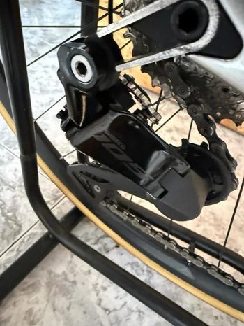 Used Merida REACTO 6000 Di2 2024 2024 Road & Gravel, Light Gray — image 3 of 3
