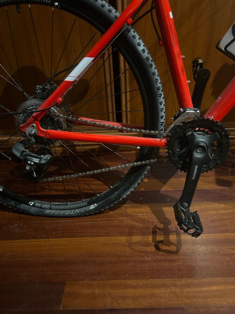Used Trek Marlin Shimano Alivio 2015 Road & Gravel, Red — image 3 of 5