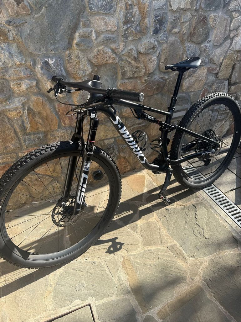 Used Specialized Epic EVO Pro LTD 2024 2024 Mountainbike, Black — image 2 of 8