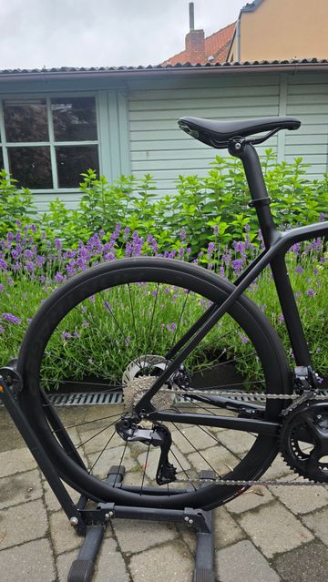 Trek Émonda SL 7 2024 2024 Road & Gravel usato, Nero — immagine 6 di 17