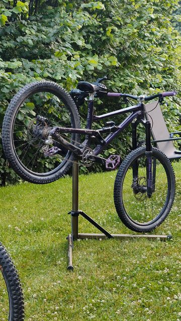 Tweedehands Commencal CLASH RIDE PARK MOTO STYLE 2023 2023 MTB
