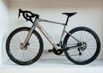 Gebrauchtes Cannondale Synapse Carbon 2 2026 2026 Road & Gravel, Hellgrau — Bild 10 von 15