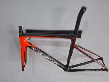 Used Specialized S-Works Tarmac SL6 Disc - Dura Ace Di2 2022 Frameset 2022 Road & Gravel, Red — image 4 of 5