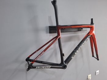 Used Specialized S-Works Tarmac SL6 Disc - Dura Ace Di2 2022 Frameset 2022 Road & Gravel, Red — image 5 of 5