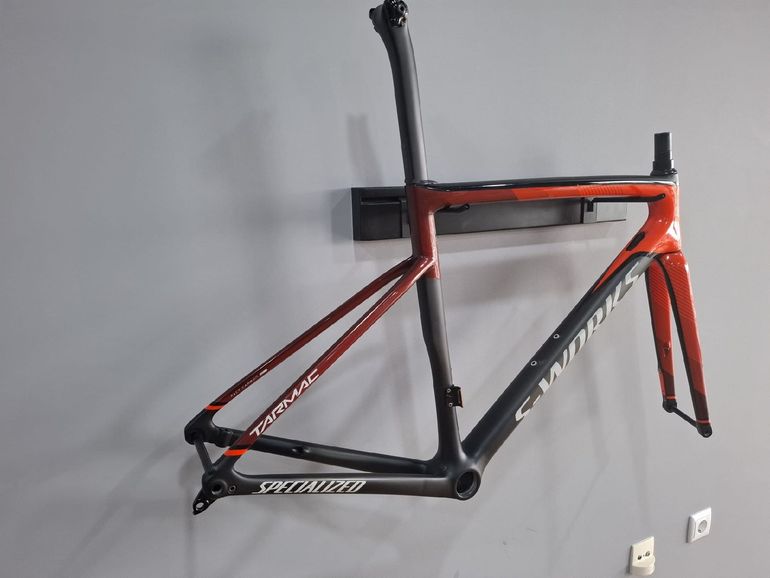 Used Specialized S-Works Tarmac SL6 Disc - Dura Ace Di2 2022 Frameset 2022 Road & Gravel, Red — image 5 of 5