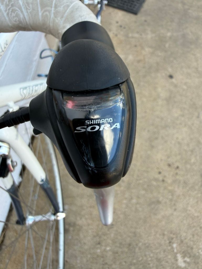 Used Specialized Dolce Elite Compact 2009 2009 Road & Gravel, White — image 6 of 11