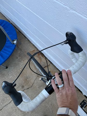 Used Specialized Dolce Elite Compact 2009 2009 Road & Gravel, White — image 3 of 11
