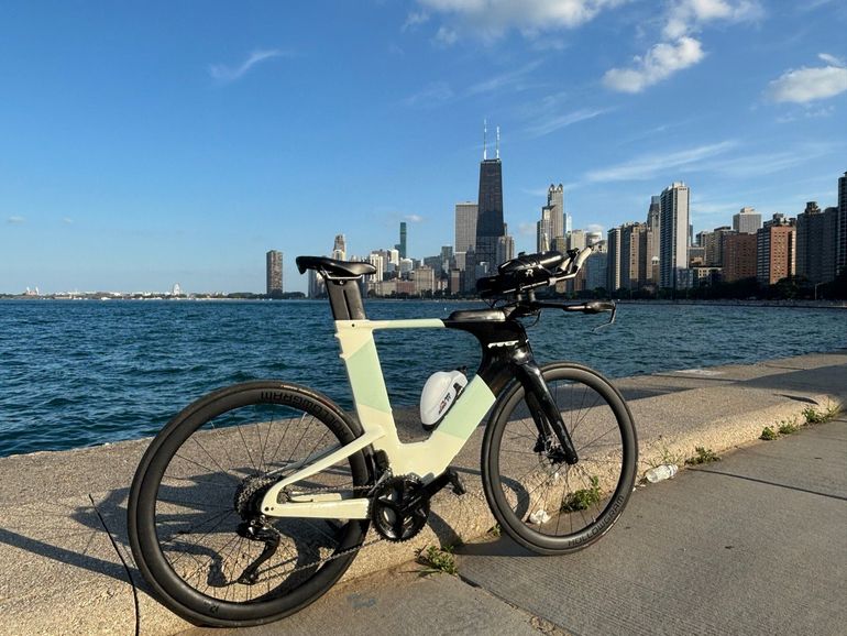Used Felt IAx Shimano 105 Di2 2024 Road & Gravel, White — image 1 of 5