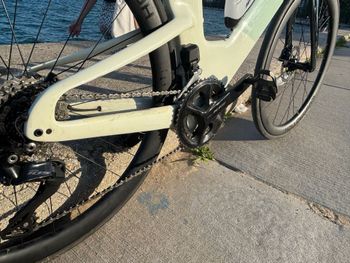 Used Felt IAx Shimano 105 Di2 2024 Road & Gravel, White — image 3 of 5