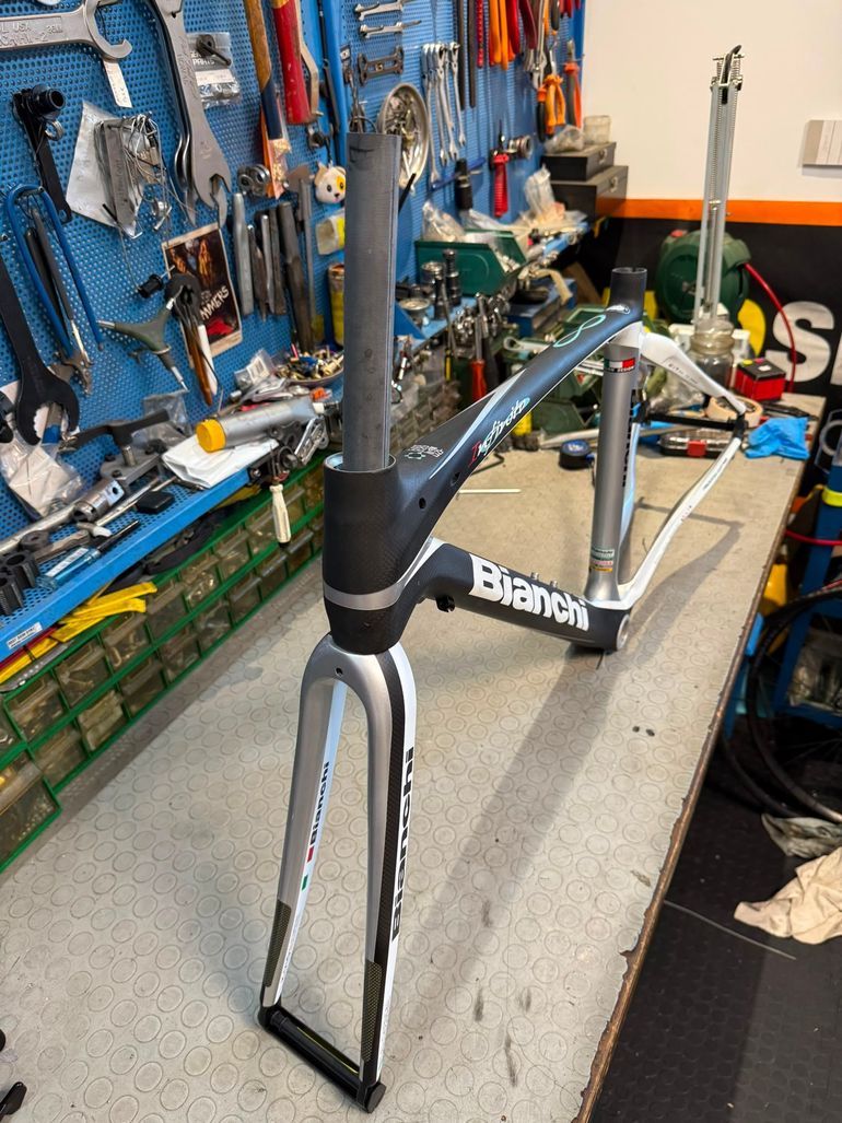 Used Bianchi INFINITO. CARBON. RIMBRAKE. NOS. Frameset 2015 Road & Gravel, White — image 6 of 18
