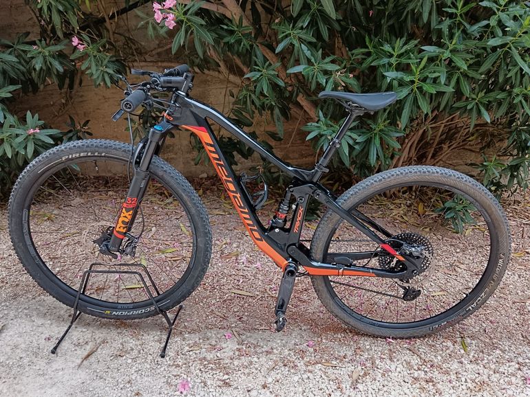 Used Megamo Custom SRAM GX Eagle 2020 Mountainbike, Orange — image 1 of 12