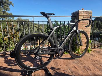 Trek Madone Shimano Ultegra Di2 2023 Road & Gravel d'occasion — image 2 sur 7
