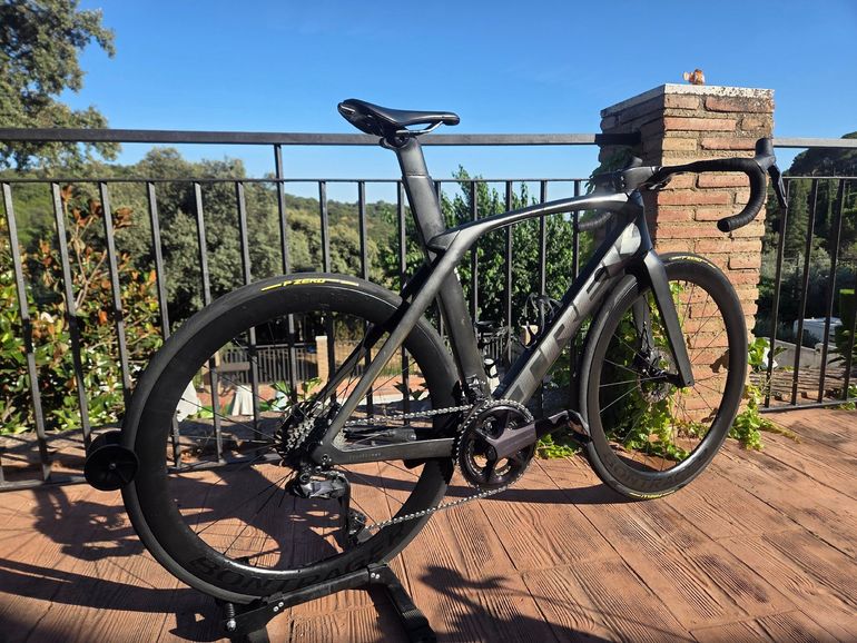 Trek Madone Shimano Ultegra Di2 2023 Road & Gravel d'occasion — image 2 sur 7