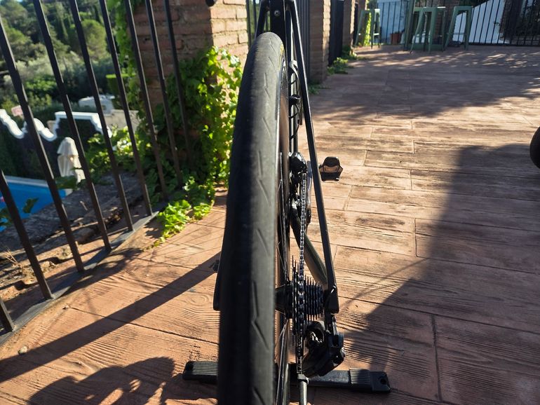 Trek Madone Shimano Ultegra Di2 2023 Road & Gravel d'occasion — image 7 sur 7