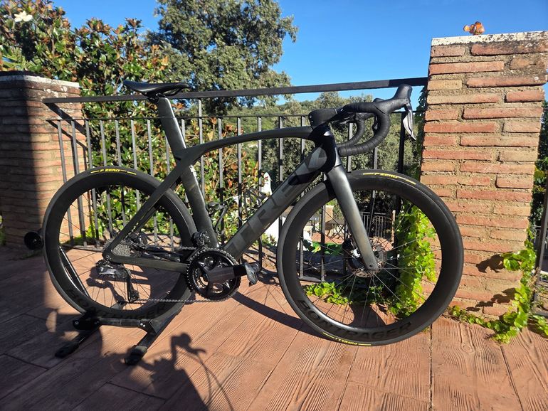 Trek Madone Shimano Ultegra Di2 2023 Road & Gravel d'occasion — image 3 sur 7