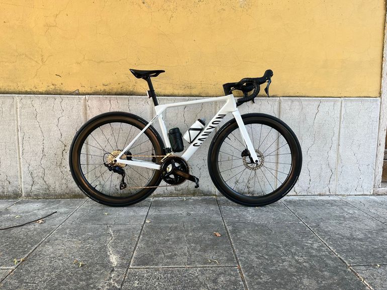 Used Canyon Ultimate CF 7 A.50 2026 2026 Road & Gravel, White — image 1 of 5