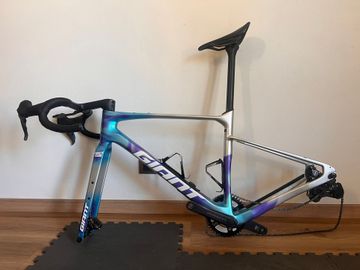 Giant Revolt Advanced 0 2025 2025 Road & Gravel de segunda mano, Azul — imagen 2 de 9