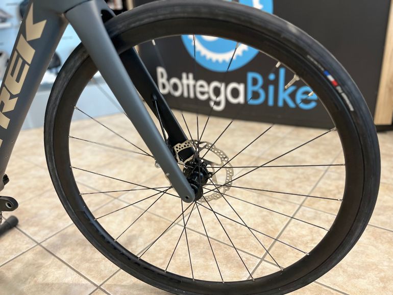 Used Trek Domane 2022 Road & Gravel, Light Gray — image 12 of 12
