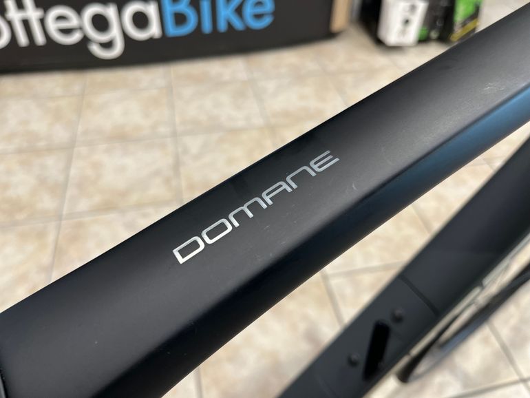Used Trek Domane 2022 Road & Gravel, Light Gray — image 8 of 12