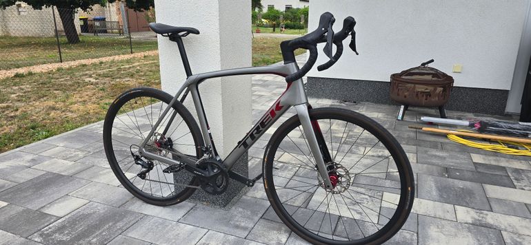 Tweedehands Trek Domane SL 5 Gen 4 2024 2024 Road & Gravel — afbeelding 1 van 15