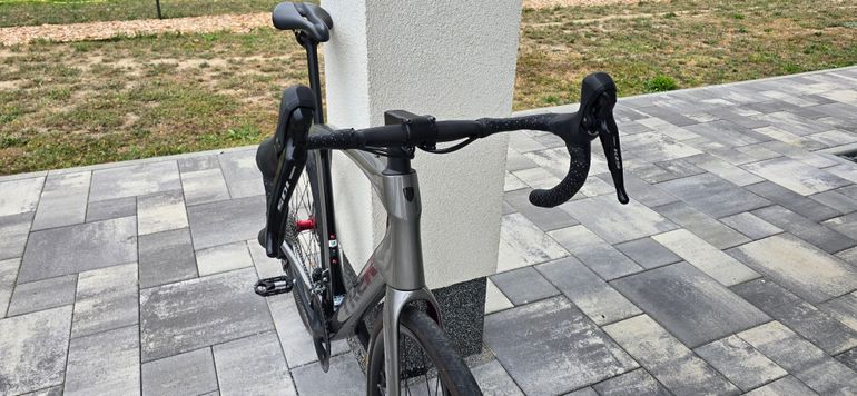 Tweedehands Trek Domane SL 5 Gen 4 2024 2024 Road & Gravel — afbeelding 2 van 15