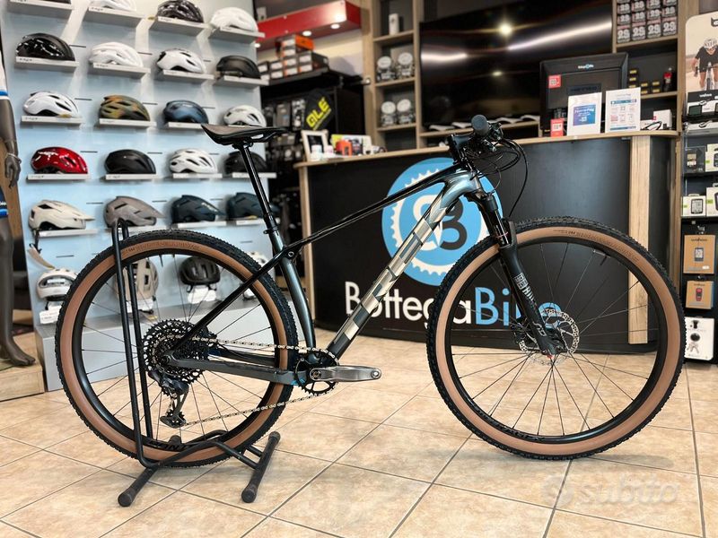 Used Trek Procaliber 2021 Mountainbike, Light Gray — image 1 of 14