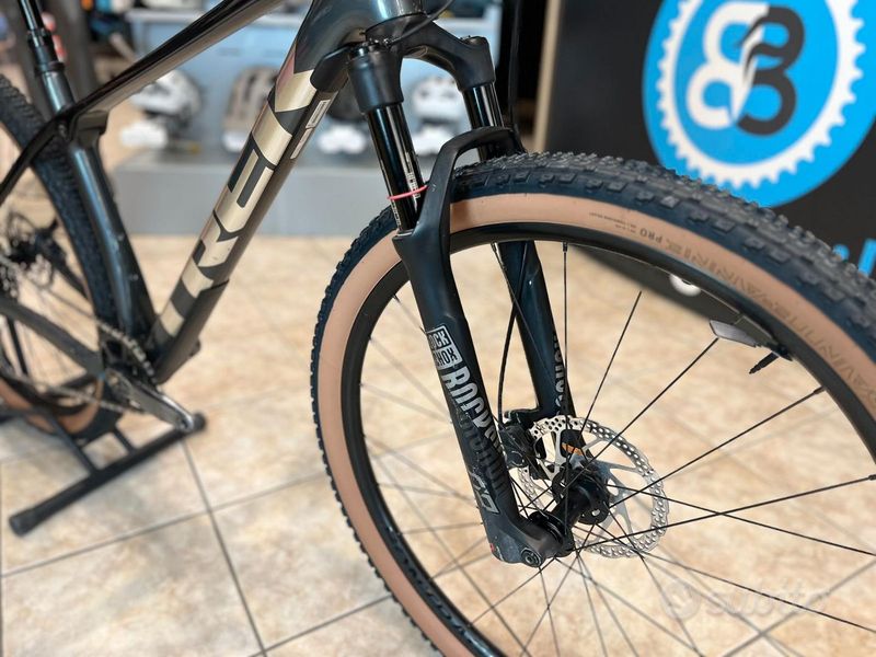 Used Trek Procaliber 2021 Mountainbike, Light Gray — image 12 of 14
