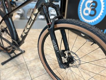 Used Trek Procaliber 2021 Mountainbike, Light Gray — image 8 of 14