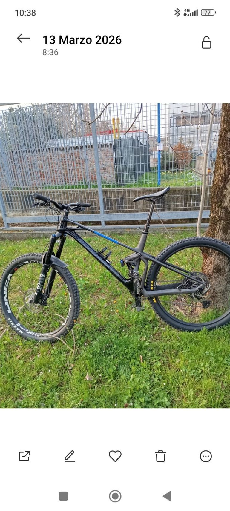 Used Mondraker SUPERFOXY CARBON R 2024 2024 Mountainbike, Black, 29 — image 2 of 4