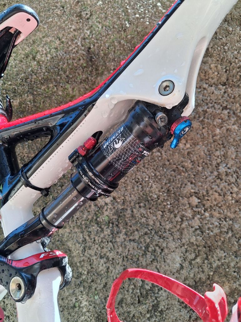 Used Specialized Stumpjumper FSR Expert Carbon 29 2012 2012 Mountainbike, Red — image 2 of 7