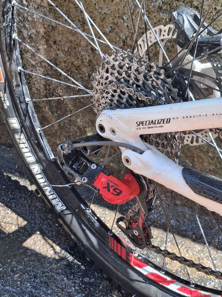 Used Specialized Stumpjumper FSR Expert Carbon 29 2012 2012 Mountainbike, Red — image 4 of 7