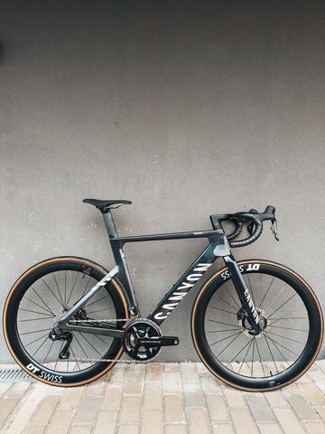 Tweedehands Canyon Aeroad CFR Di2 2025 2025 Road & Gravel — afbeelding 1 van 10