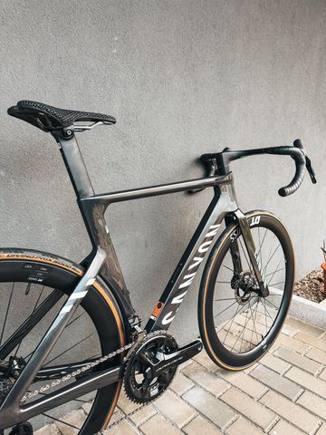 Tweedehands Canyon Aeroad CFR Di2 2025 2025 Road & Gravel — afbeelding 3 van 10