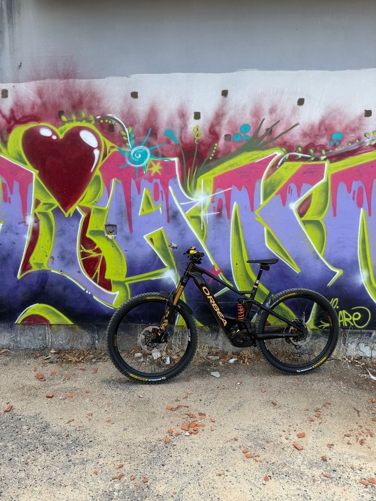 Brugt Orbea WILD FS M10 2022 2022 Mountainbike — billede 2 af 18