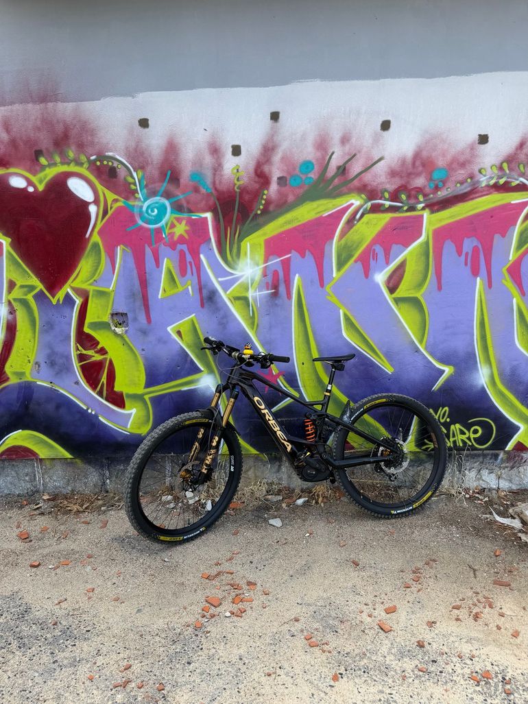 Brugt Orbea WILD FS M10 2022 2022 Mountainbike — billede 9 af 18