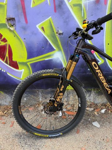 Gebrauchtes Orbea Wild M10 X01 Eagle AXS 2022 Mountainbike, Rot — Bild 4 von 18