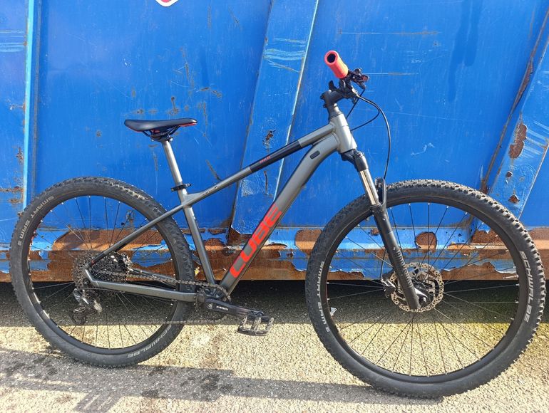 Used CUBE ANALOG 2024 2024 Mountainbike, Light Gray, 27.5, 29 — image 3 of 3