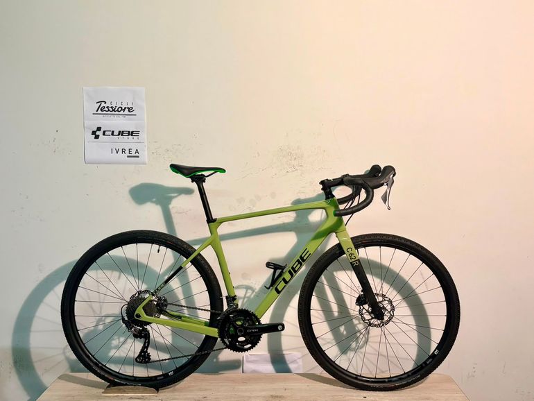 Tweedehands CUBE NUROAD C:62 RACE 2022 2022 Road & Gravel — afbeelding 1 van 12