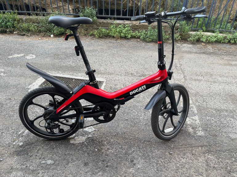 Gebrauchtes Ducati Custom 2021 Urban, Rot — Bild 2 von 7