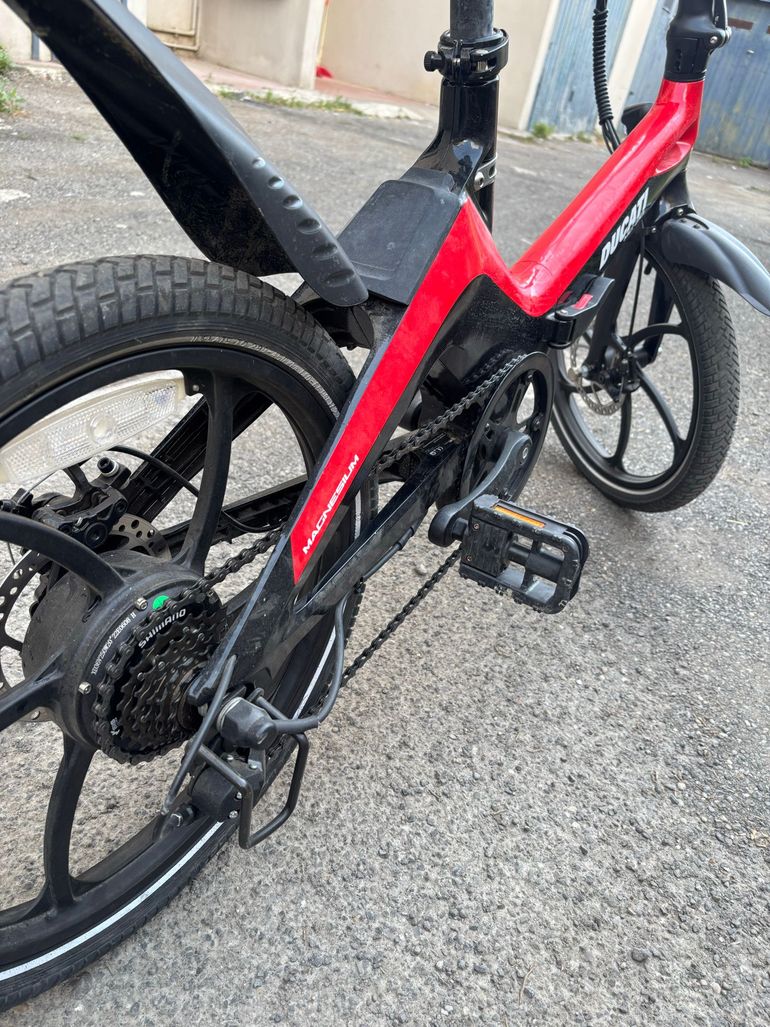 Gebrauchtes Ducati Custom 2021 Urban, Rot — Bild 5 von 7